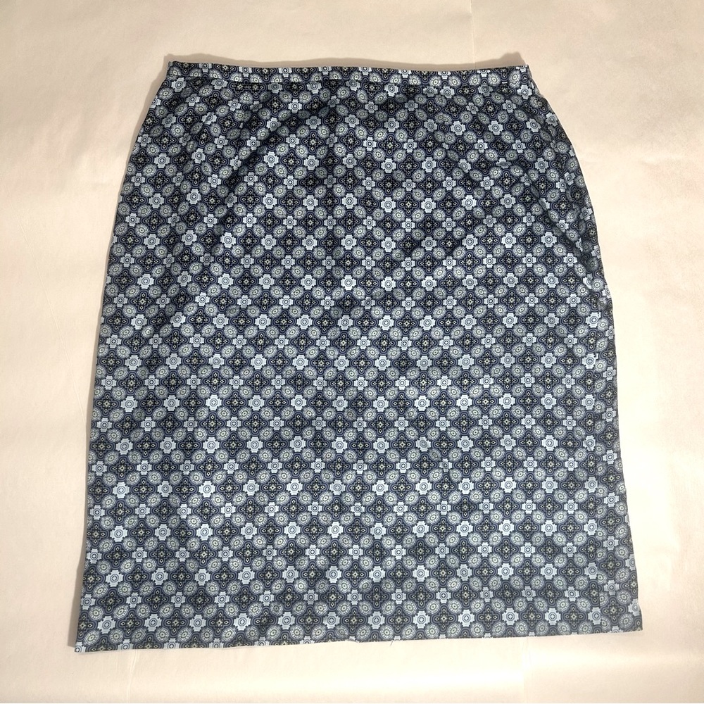 Ann Taylor 100% Silk Modest Mini Skirt Blue and White Patterned Women’s 8